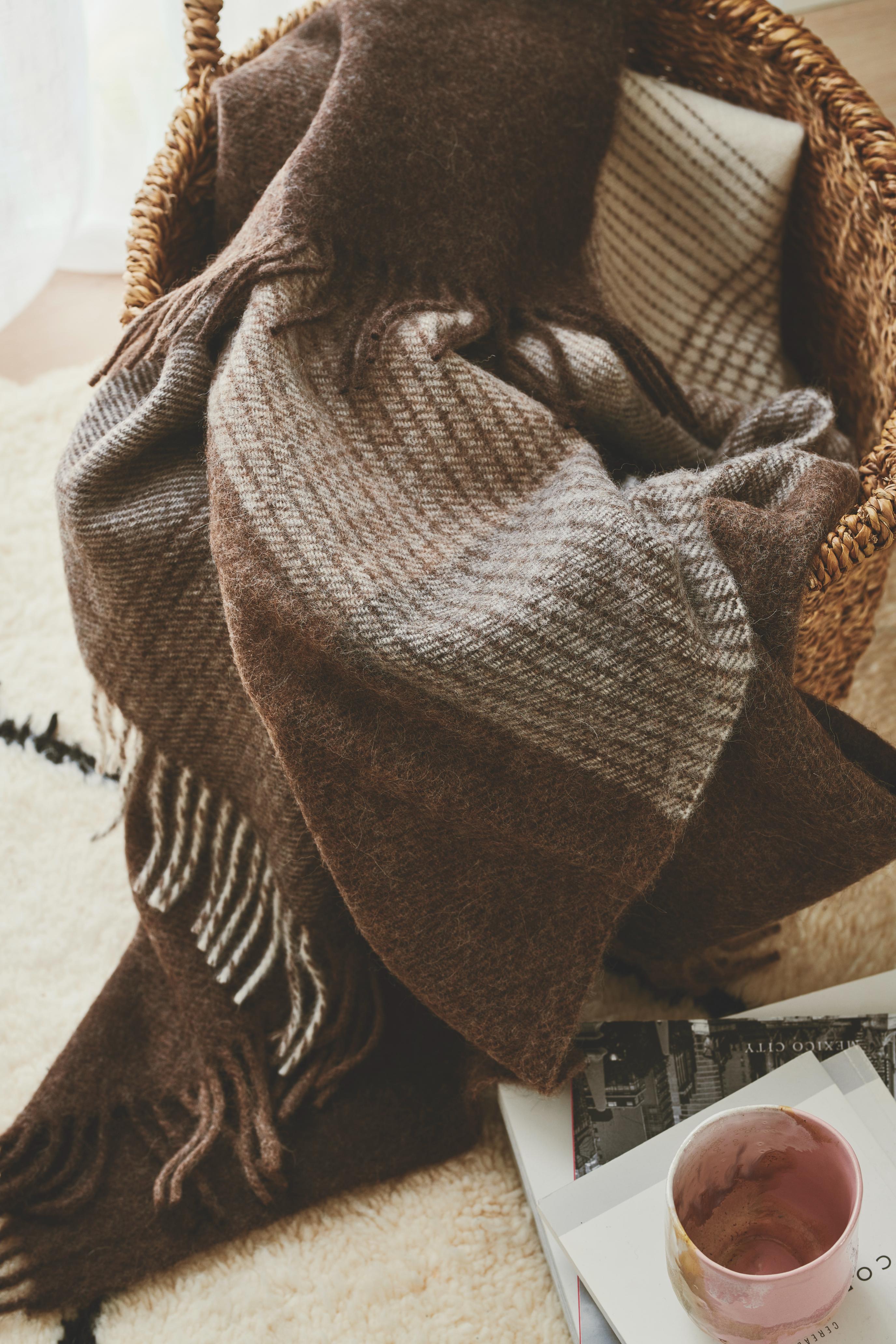Alpaca / Wool Throws. Silkeborg Uldspinderi