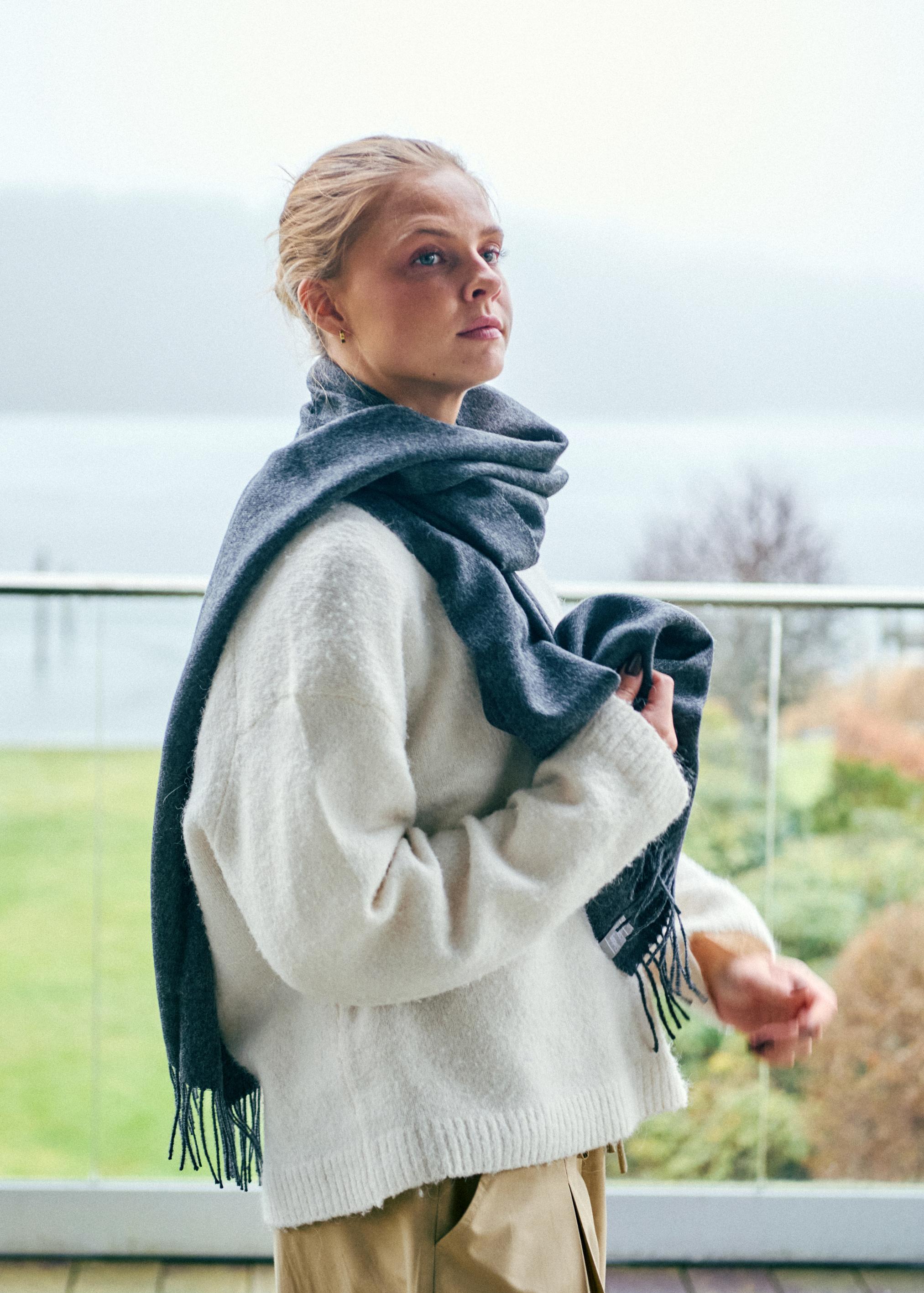 Silkeborg Uldspinderi ApS Arequipa Scarf 60x200 cm Scarf 00403 Dark Grey