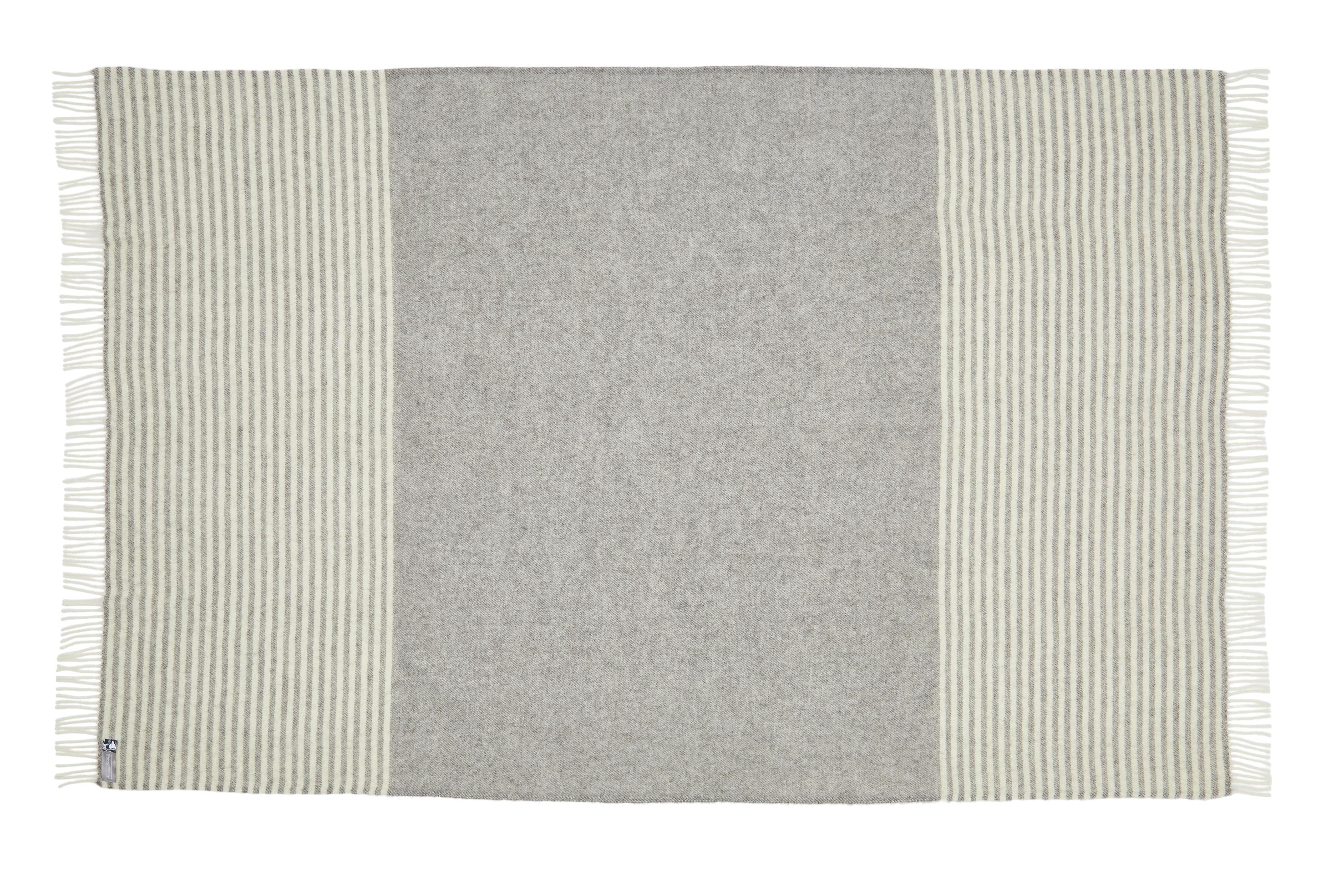 Silkeborg Uldspinderi ApS Bogø 85x130 cm Throw 00109 Light Nordic Grey (00870)