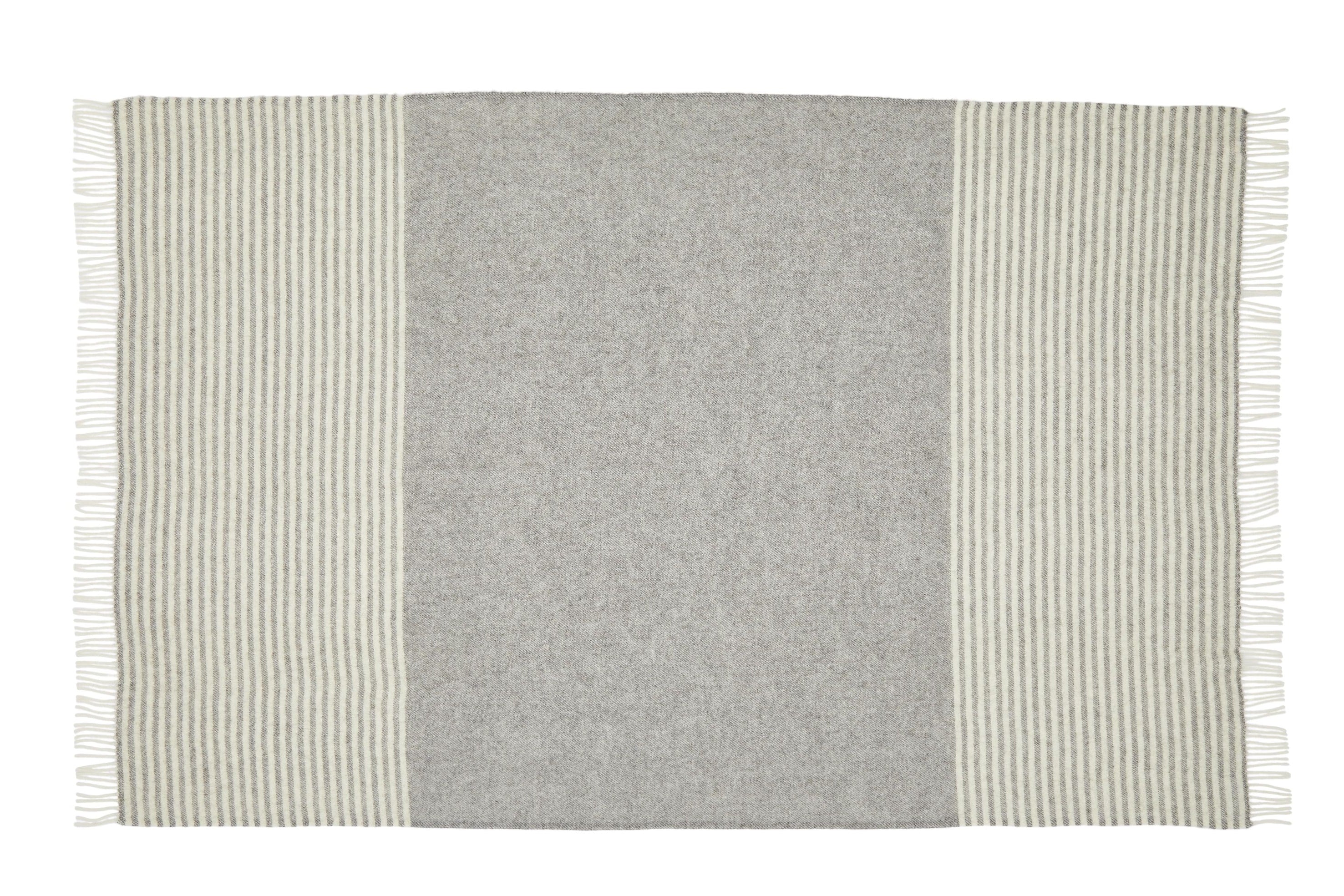 Silkeborg Uldspinderi ApS Bogø 140x240 cm Throw 00109 Light Nordic Grey (00870)