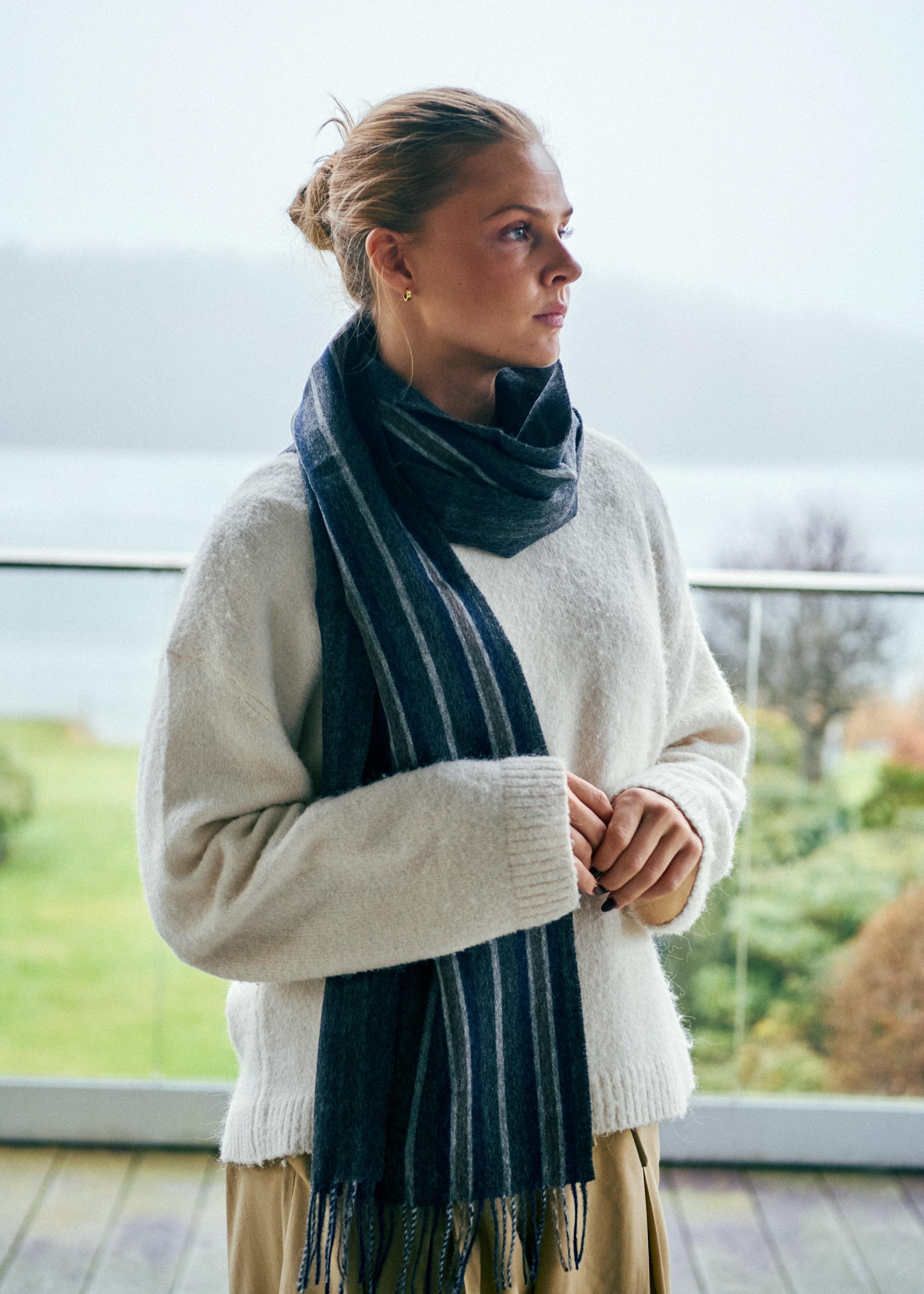 Silkeborg Uldspinderi ApS Buenos Aires 30x200 cm Scarf 00055 Furrow Grey