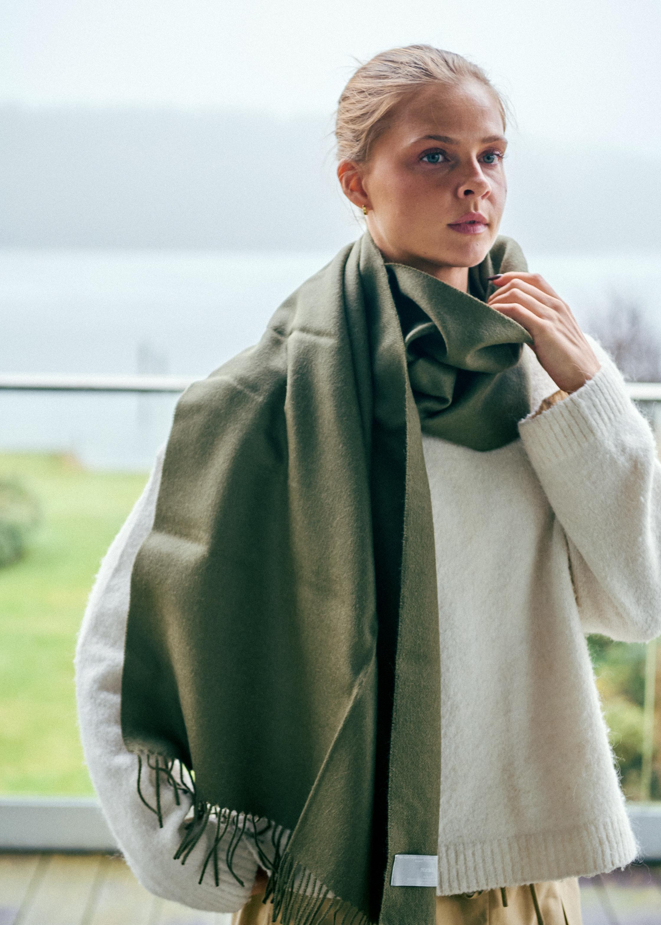 Silkeborg Uldspinderi ApS Lima 60x200 cm Scarf 07365 Seaweed Green (07365)