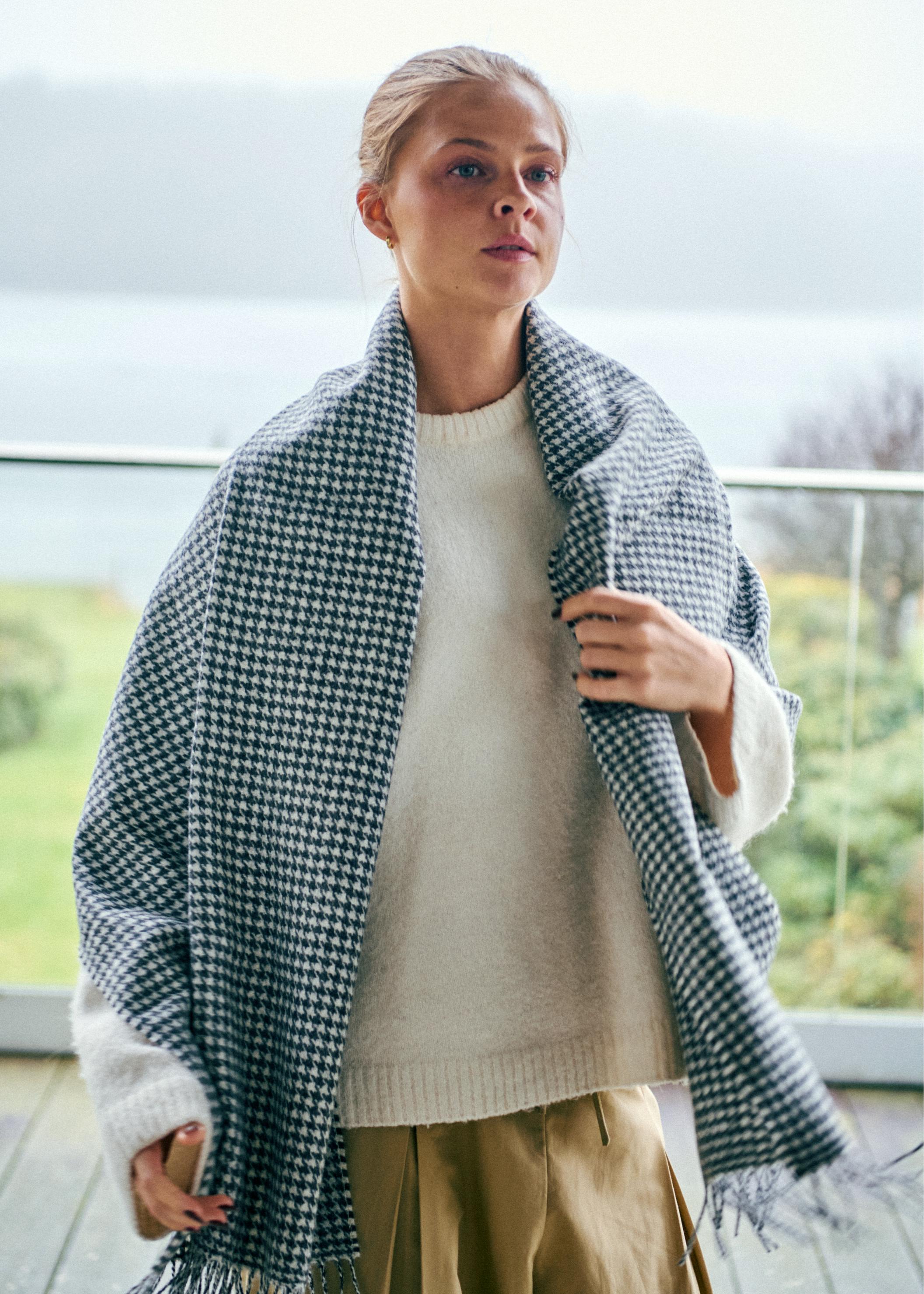 Silkeborg Uldspinderi ApS Nazca 60x200 cm Scarf 05248 Dark Grey