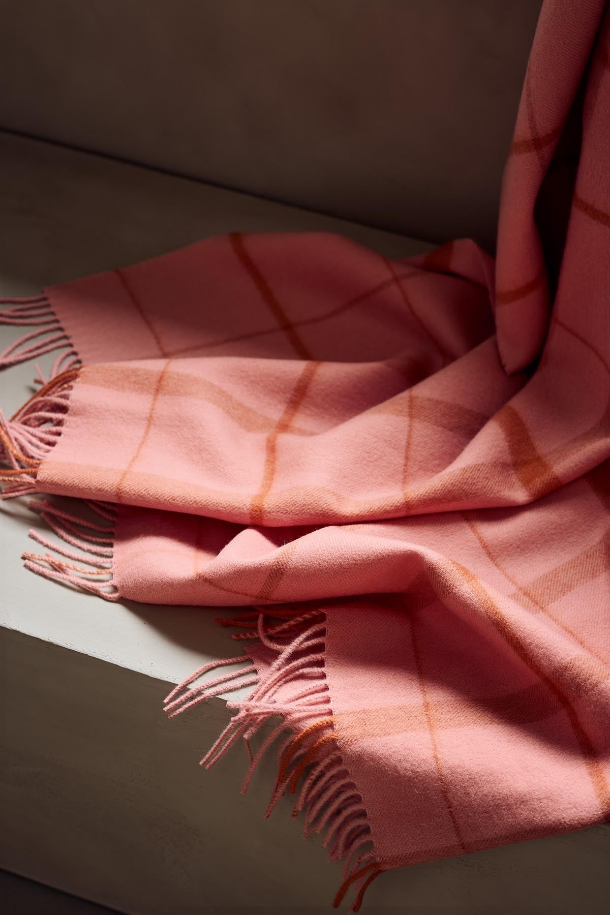 Silkeborg Uldspinderi ApS Warp & Weft 130x190 cm - RWS Throw 02103 Love - Coral/Amber (17516/17555)