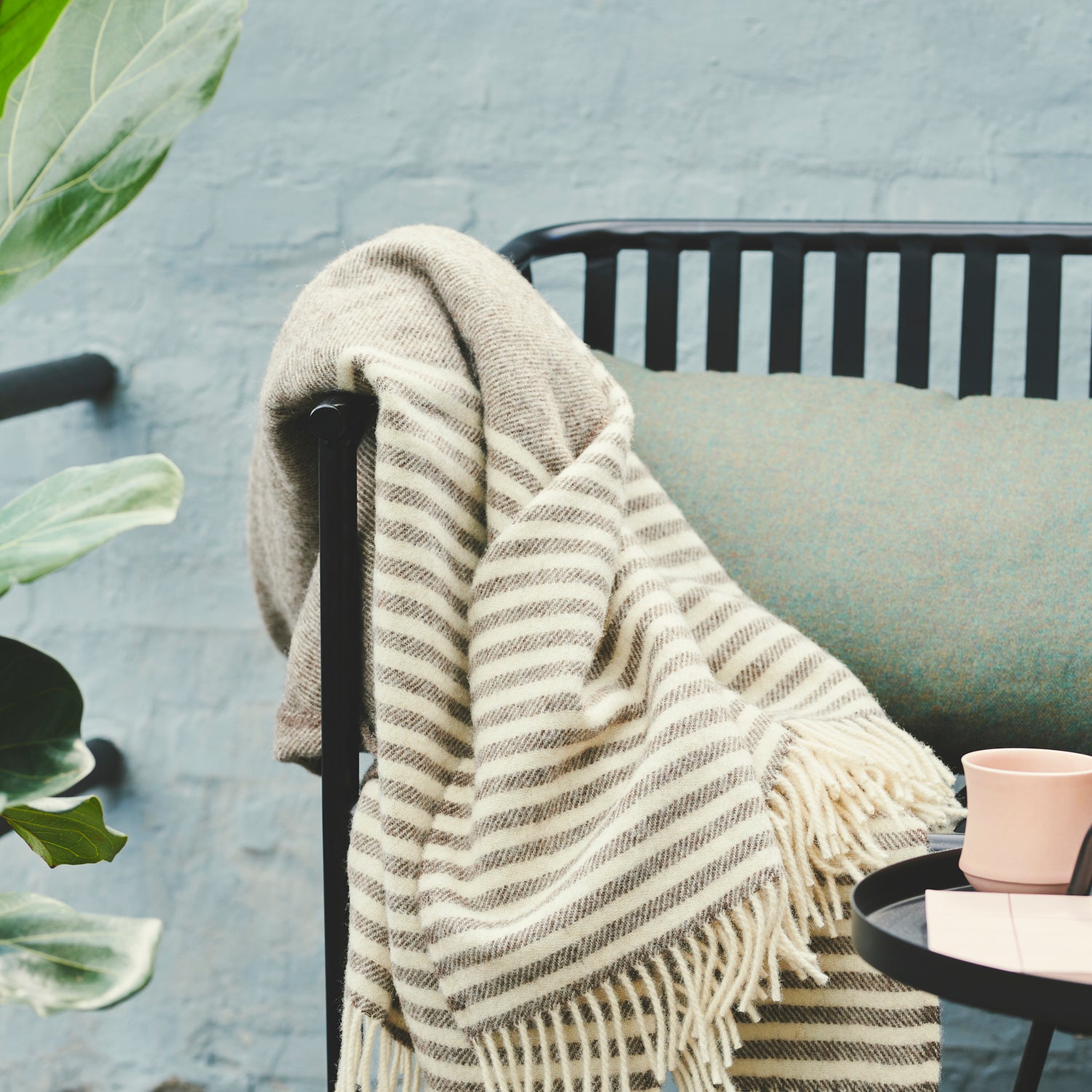 Quality throws in wool