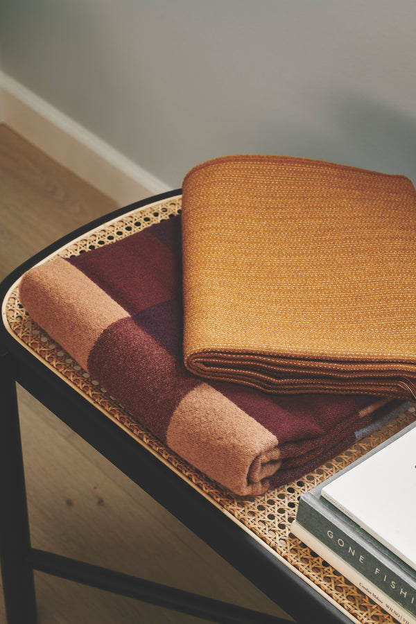 Silkeborg Uldspinderi ApS Plain Beat 130x190 cm Throw 01222 Warm Red